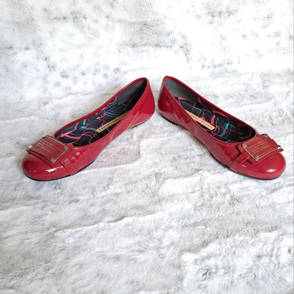 Marc Jacobs plaque red ballet work flat shoe. Size 37.5.